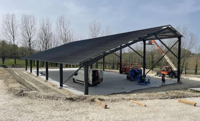 Panneaux solarires sur bâtiment agricole, Bordeaux, SUNALYA